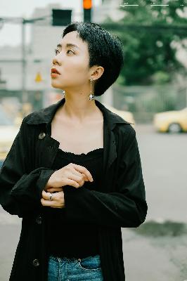 惊！15岁少女竟偷偷在线观看免费电视剧？背后真相令人咋舌！